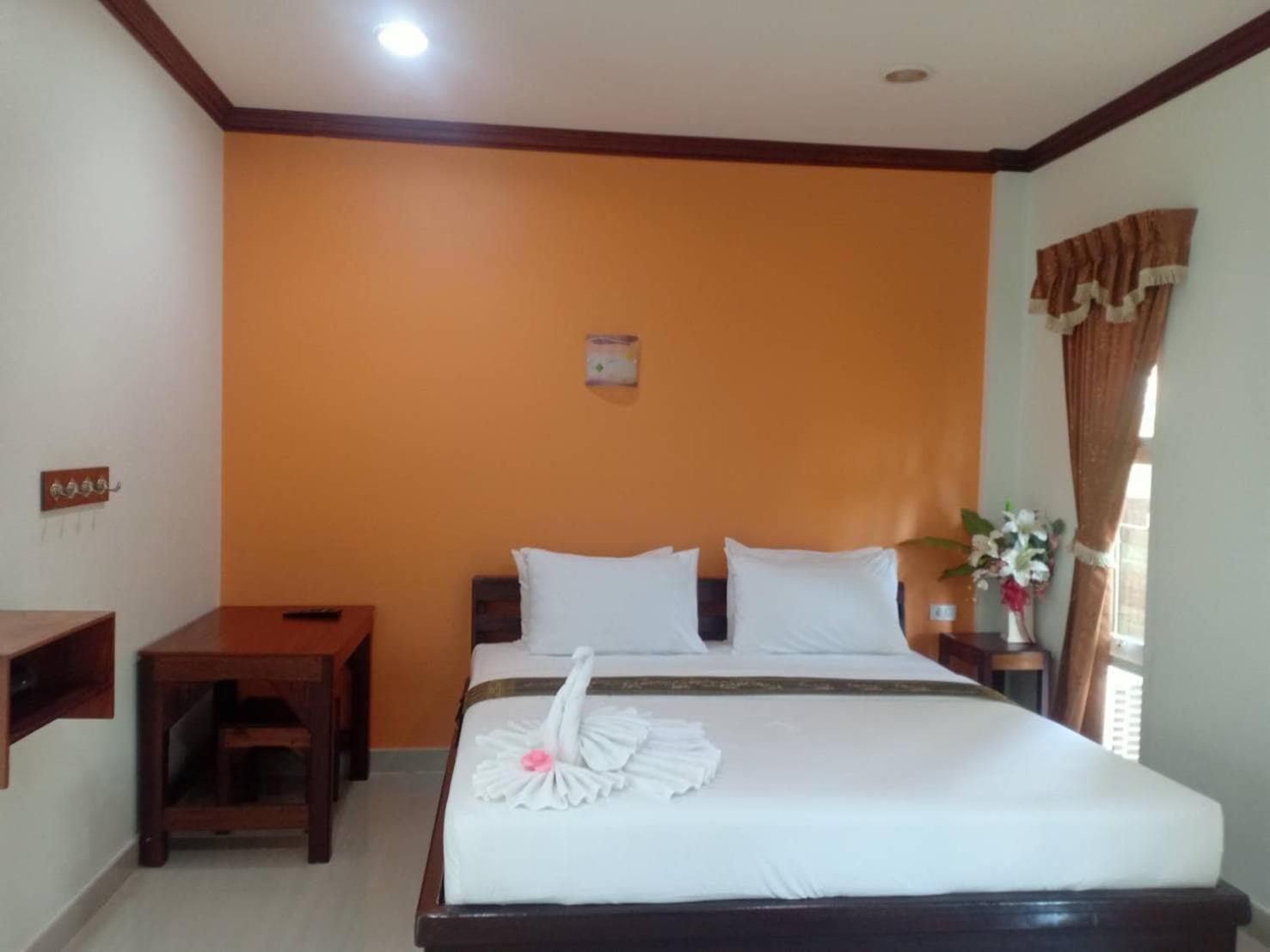 Capital O 75415 Nanthachart Riverview Resort Samut Songkhram Exterior photo