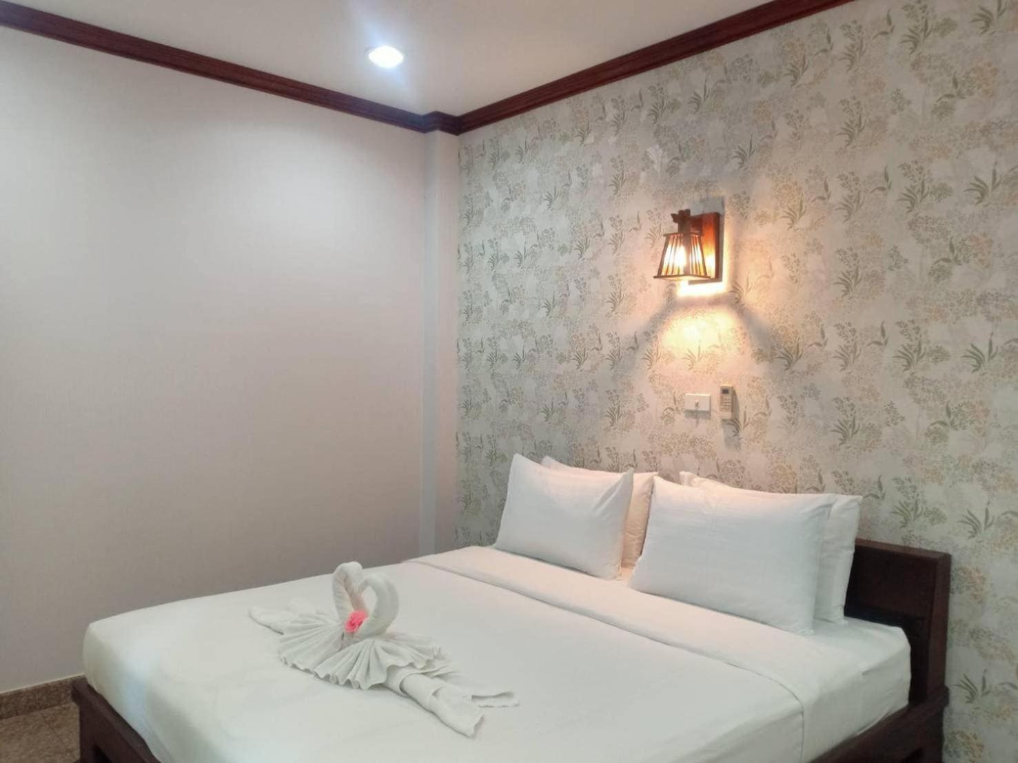 Capital O 75415 Nanthachart Riverview Resort Samut Songkhram Exterior photo
